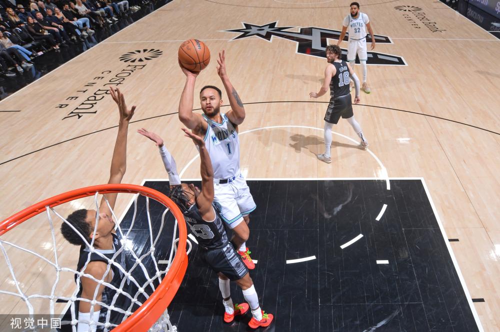 功勋老将再 功勋老将再